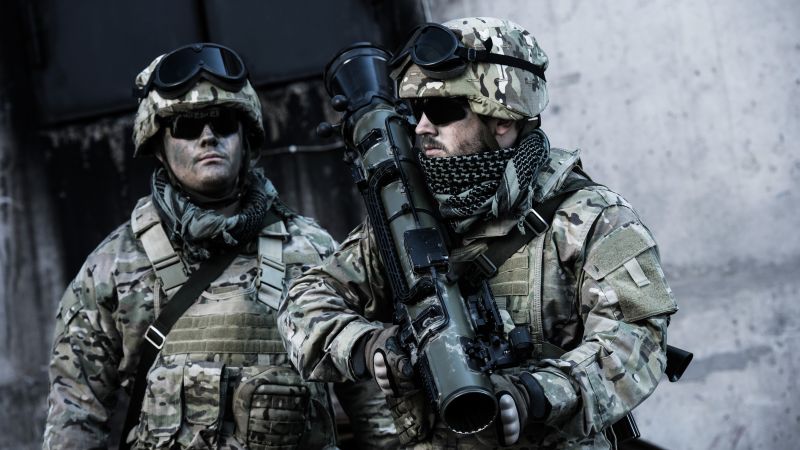 Carl Gustaf M4, recoilless rifle, Swedish Army (horizontal)