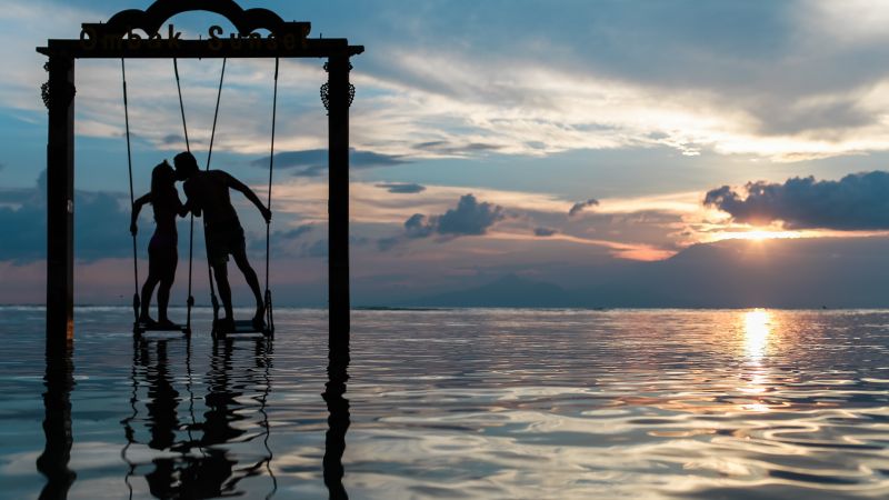 love image, 5k, kiss, sunset, sea (horizontal)