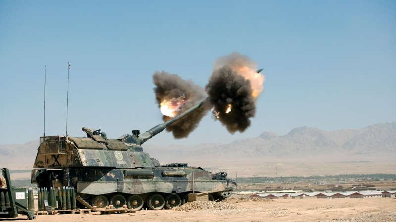 PzH 2000, howitzer, Panzerhaubitze, artillery, Bundeswehr, firing, desert (horizontal)