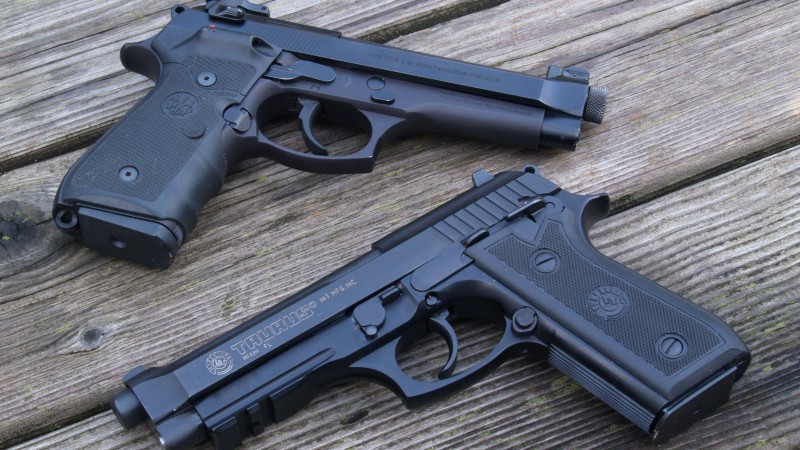 Taurus PT92, gun (horizontal)