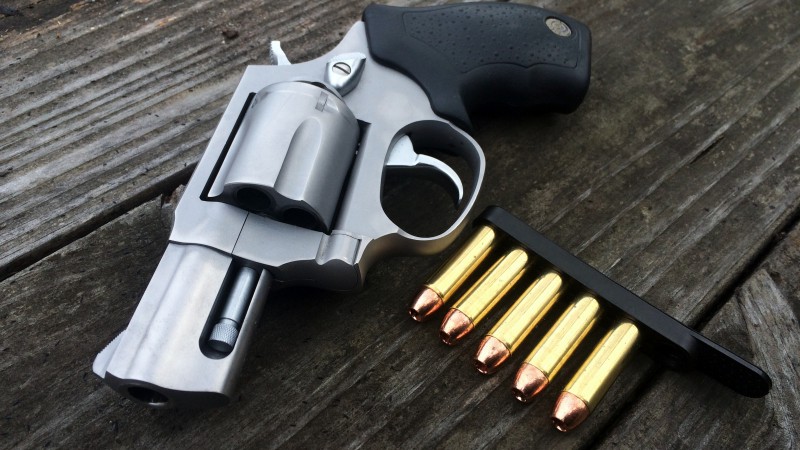 Taurus-605ss, revolver (horizontal)