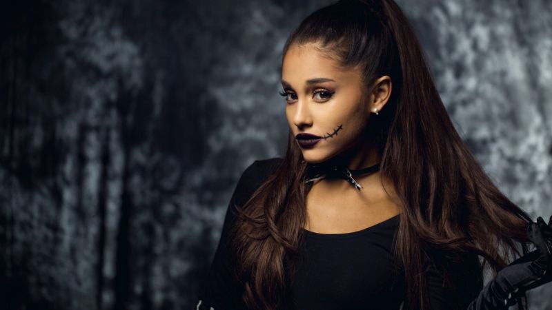 Ariana Grande, Top music artist and bands, singer, actress, beach (horizontal)