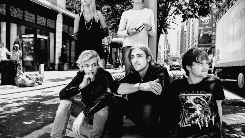 R5, Top music artist and bands, Ross Lynch, Riker Lynch, Rocky Lynch, Rydel Lynch, Ellington Ratliff (horizontal)