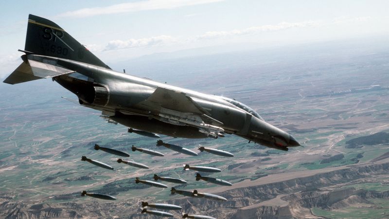 McDonnell Douglas F-4 Phantom II, F 4, fighter-bomber, Phantom 2, US Air Force, fighter (horizontal)