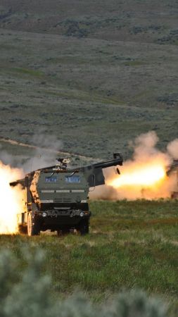 HIMARS, M142, vehicle, U.S. Army (vertical)