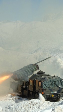 TR-122, Roketsan, Jobaria, MCL, MRLS, multiple launch rocket system, T-122, Sakarya, UAE, snow (vertical)