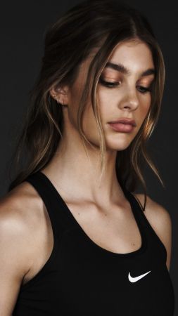 Camila Morrone, 4k (vertical)