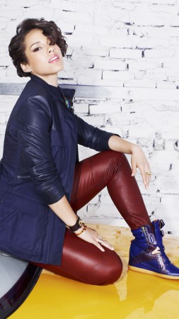 Alicia Keys, Most Popular Celebs in 2015, singer, songwriter, record producer, actress, car, taxi (vertical)