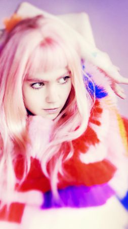 Grimes, Top music artist and bands, singer (vertical)
