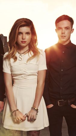 Echosmith, Top music artist and bands, Sydney Sierota, Graham Sierota, Noah Sierota, Jamie Sierota (vertical)
