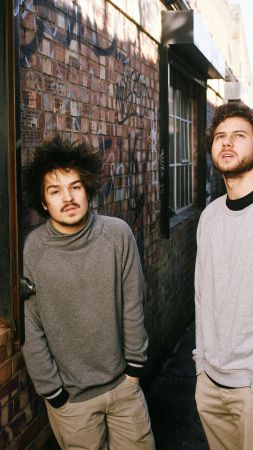 Milky Chance, Top music artist and bands, Clemens Rehbein, Philipp Dausch (vertical)