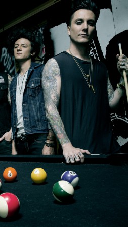 Avenged Sevenfold, Top music artist and bands, M. Shadows, Zacky Vengeance, Synyster Gates, Johnny Christ (vertical)