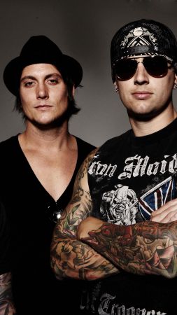 Avenged Sevenfold, Top music artist and bands, M. Shadows, Zacky Vengeance, Synyster Gates, Johnny Christ (vertical)