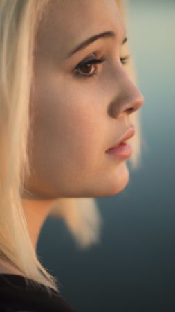 Bea Miller, Top music artist and bands, singer, blonde (vertical)