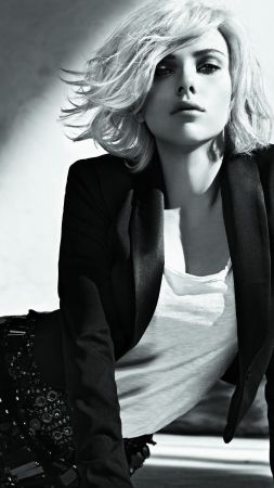 Scarlett Johansson, Most Popular Celebs, actress, singer (vertical)