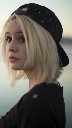 Bea Miller, Top music artist and bands, singer, blonde (vertical)