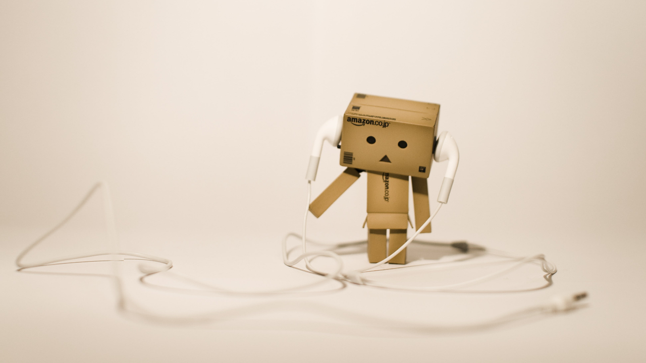 Danbo, water, 4K (horizontal)