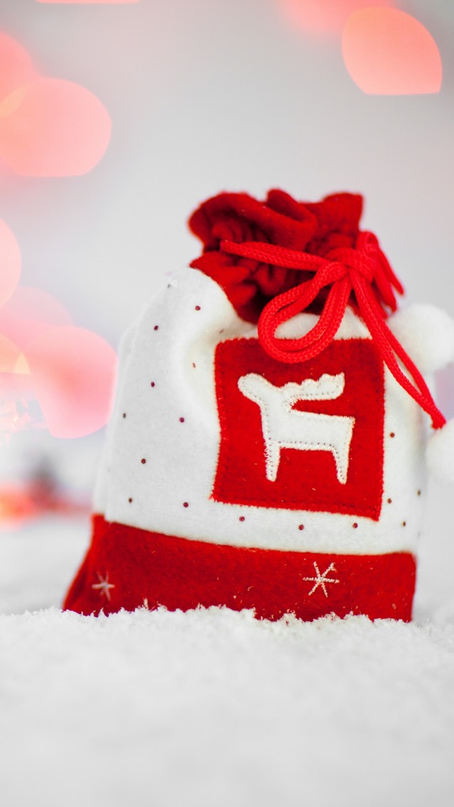 Christmas, New Year, gifts, snow, 5k (vertical)