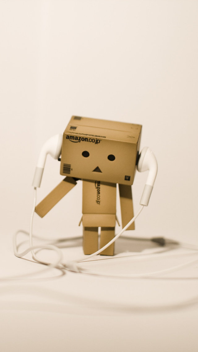Danbo, water, 4K (vertical)
